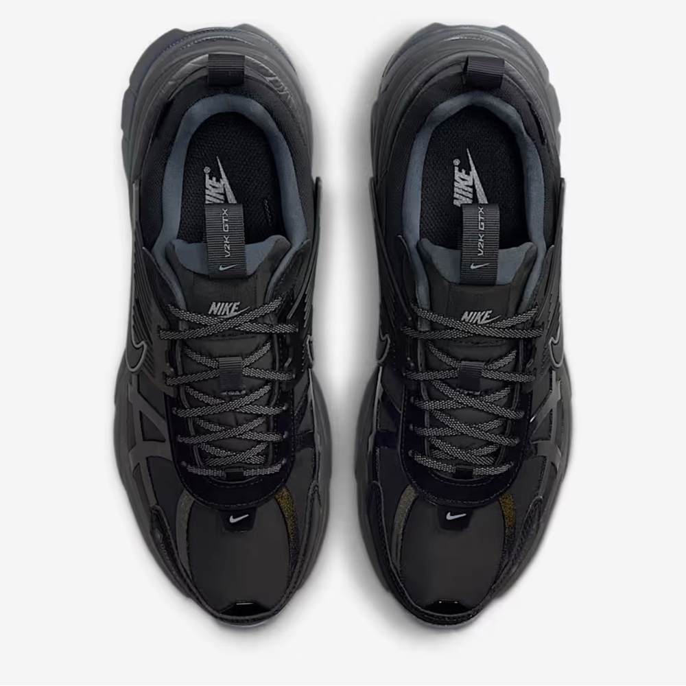 Nike Black and Gray Gore-Tex Sneakers - Picture 4 of 8
